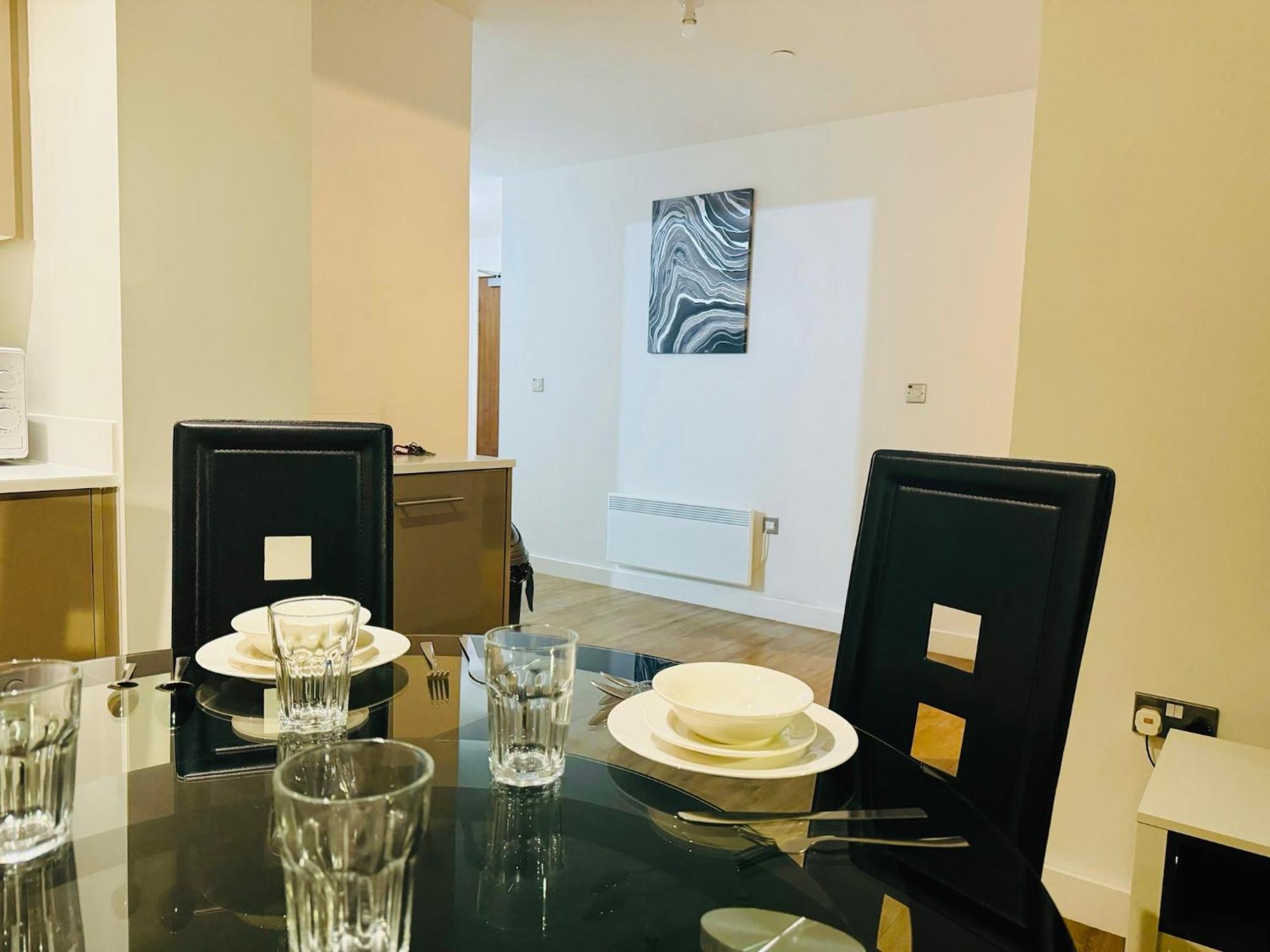 Last-Minute Specials L Book It Now L Sleeps Up To 4 L 2 Bed 2 Bath - Gym - Prime Birmingham Location L Jvt Short Lets Exterior photo