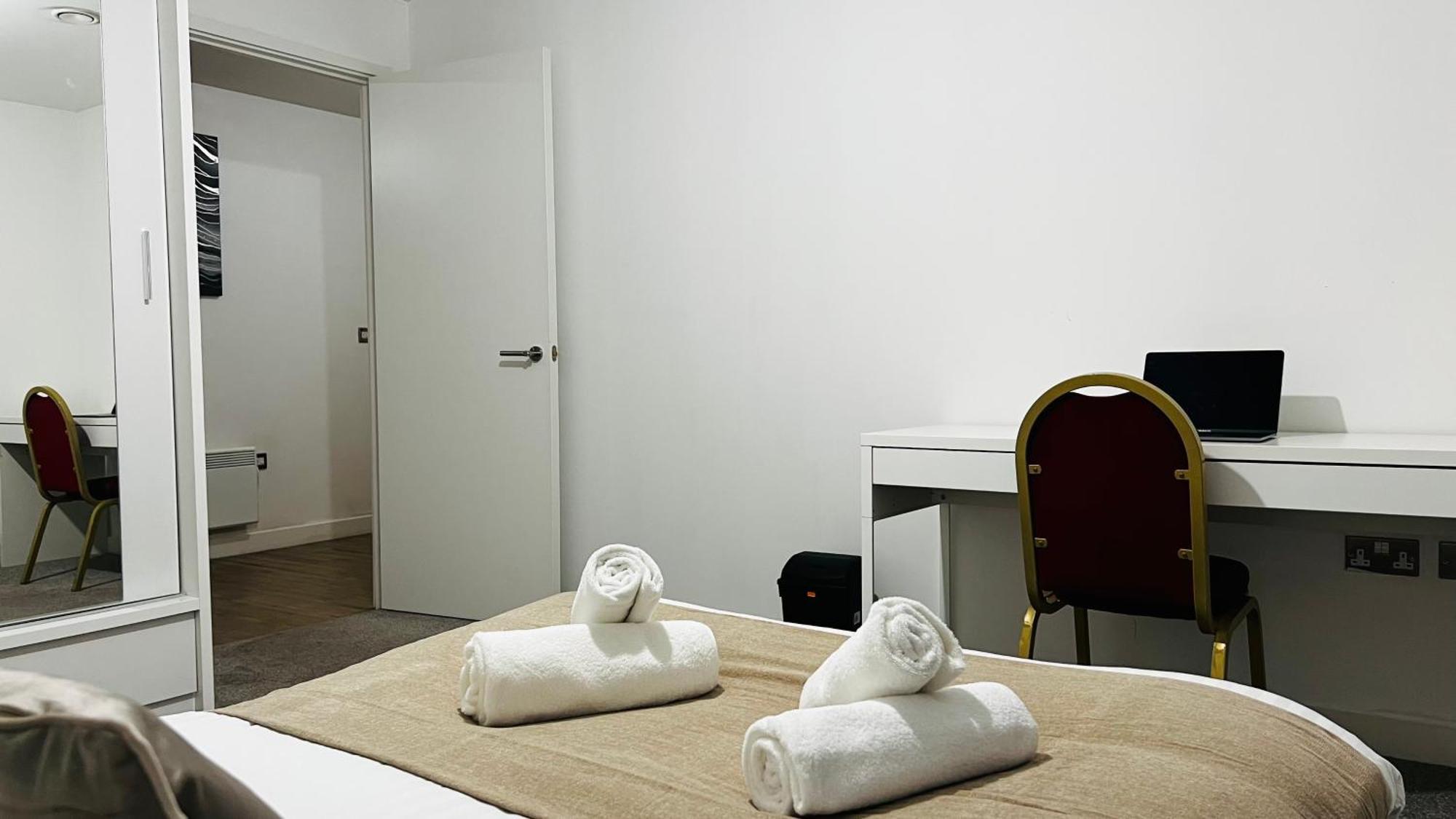 Last-Minute Specials L Book It Now L Sleeps Up To 4 L 2 Bed 2 Bath - Gym - Prime Birmingham Location L Jvt Short Lets Exterior photo
