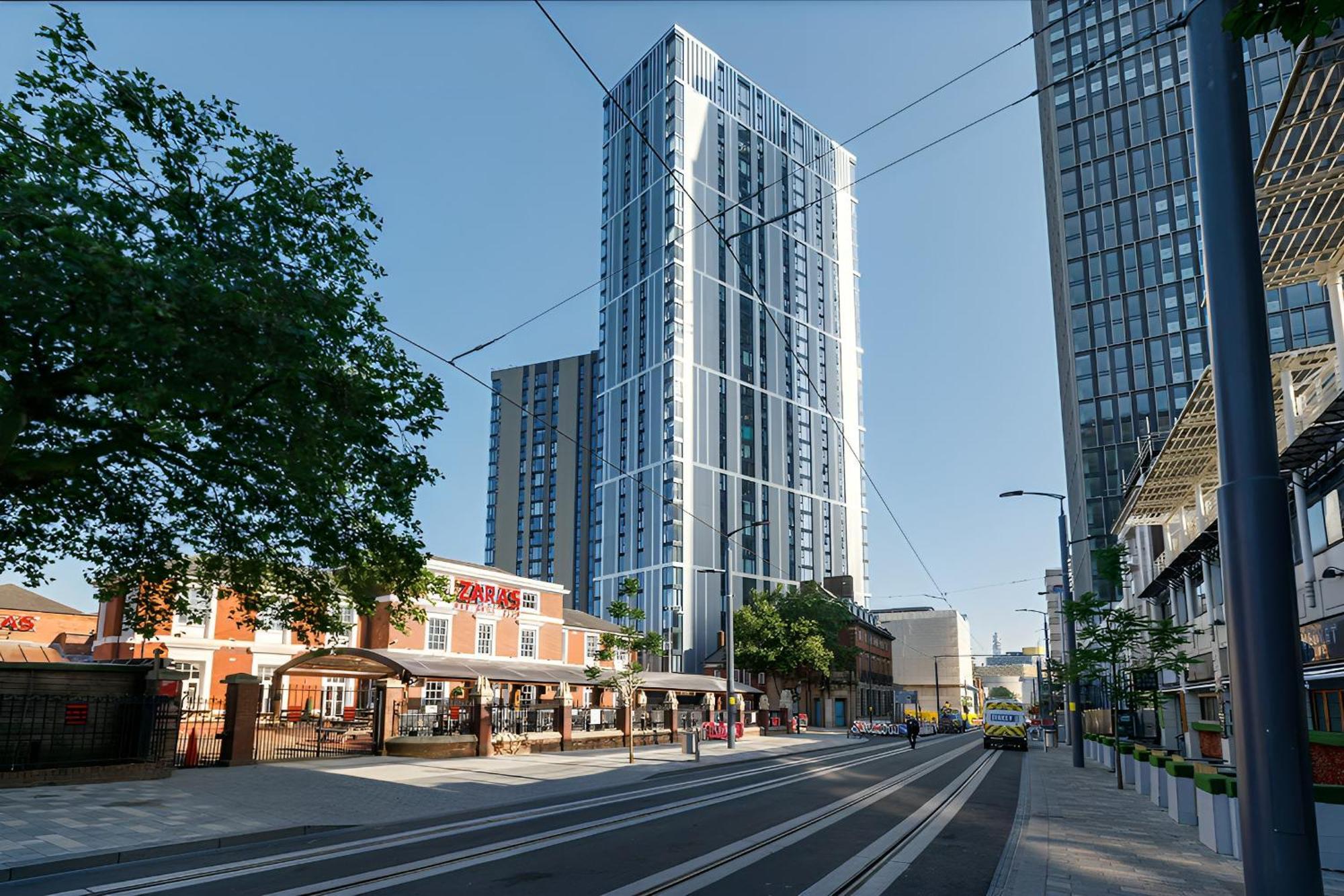 Last-Minute Specials L Book It Now L Sleeps Up To 4 L 2 Bed 2 Bath - Gym - Prime Birmingham Location L Jvt Short Lets Exterior photo