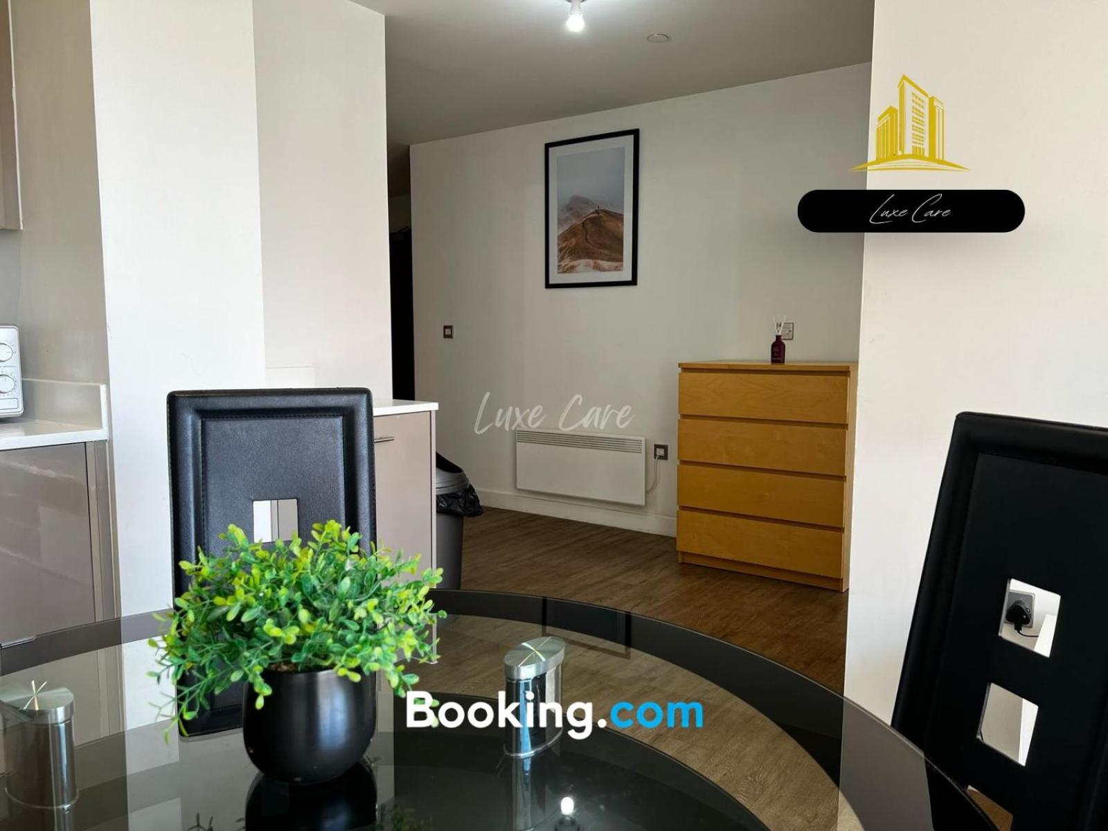 Last-Minute Specials L Book It Now L Sleeps Up To 4 L 2 Bed 2 Bath - Gym - Prime Birmingham Location L Jvt Short Lets Exterior photo